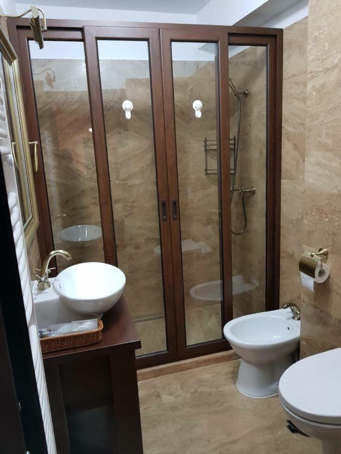 Apartament 2 Camere Ultracentral Ramnicu Valcea Exterior photo