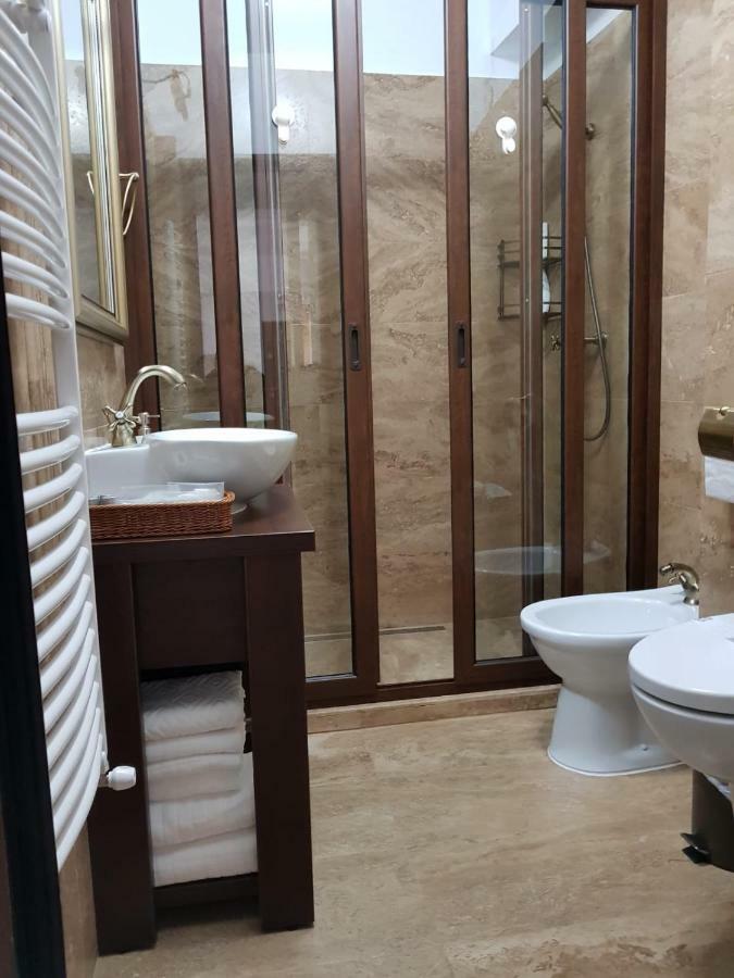 Apartament 2 Camere Ultracentral Ramnicu Valcea Exterior photo